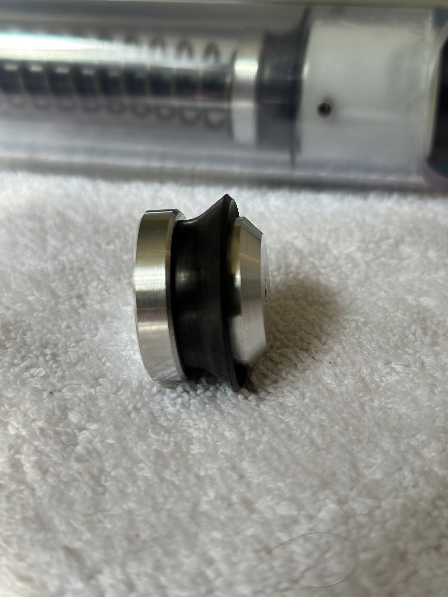 Aluminum Plunger Head with Skirt Seal